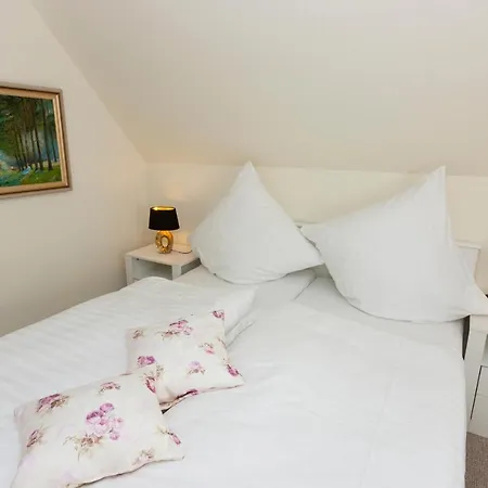 Bed & Breakfast Garni Nordseerose Greetsiel Krummhoern